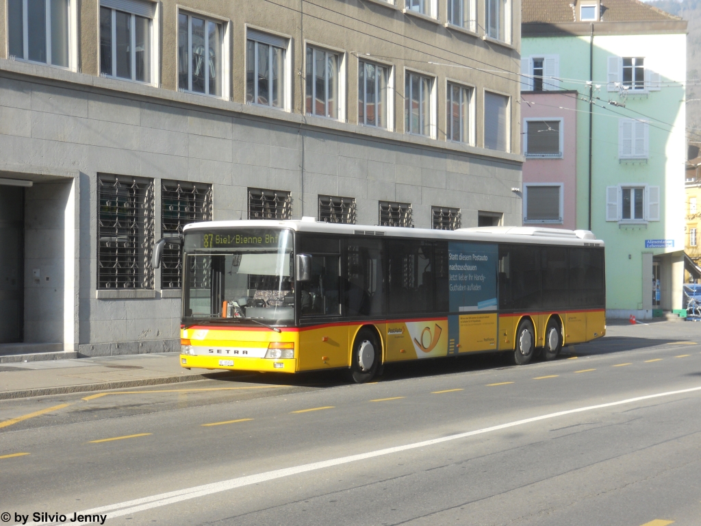 Postauto/PU AVA Nr. 2 (Setra S319NF) am 17.3.2012 beim Bhf. Biel