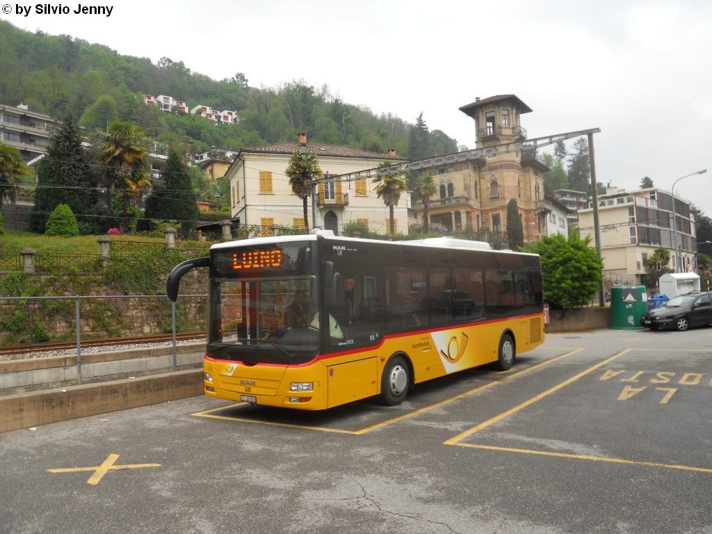Postauto/PU Malcantone TI 20189 (MAN A35) am 1.5.2010 in Ponte Tresa. Zu den zwei neuen Scania Bergbussen beschaffte Malcantone auch einen MAN Lion's Midi fr die Linie nach Luino.
