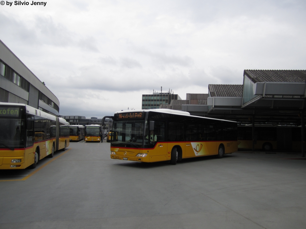 Postauto/PU Steiner Nr. 15 (Mercedes CitaroII O530) am 26.9.2012 beim Bhf. Bern.