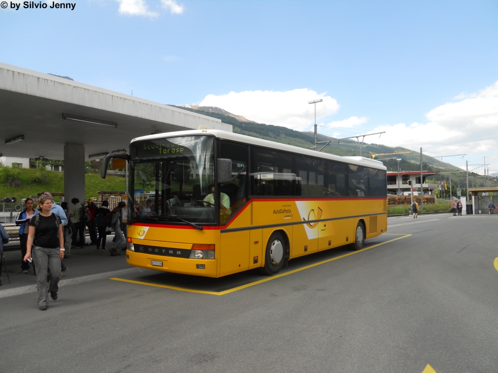 Postauto/Regie Scuol GR 159 300 ''Tschlin'' (Setra S313UL) am 7.6.2012 beim Bhf. Scuol-Tarasp