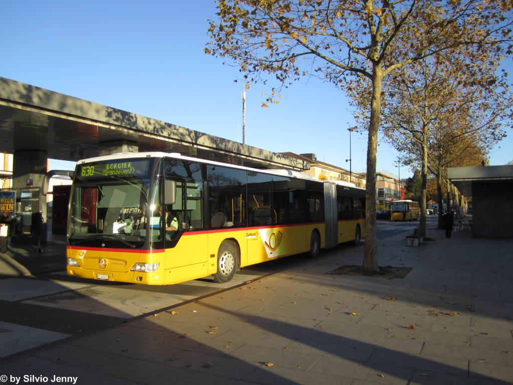 Postauto/Regie Yverdon VD 545 211 (Mercedes CitaroII O530G) am 7.11.2012 beim Bhf. Yverdon-les-Bains.