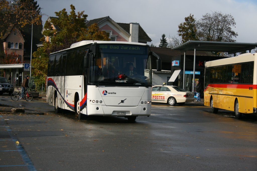 PU Indermhle Bus AG, Rekingen AG, Nr. 106 (AG 17'790, Volvo 8700, 2002) am 4.11.2009 in Zurzach.