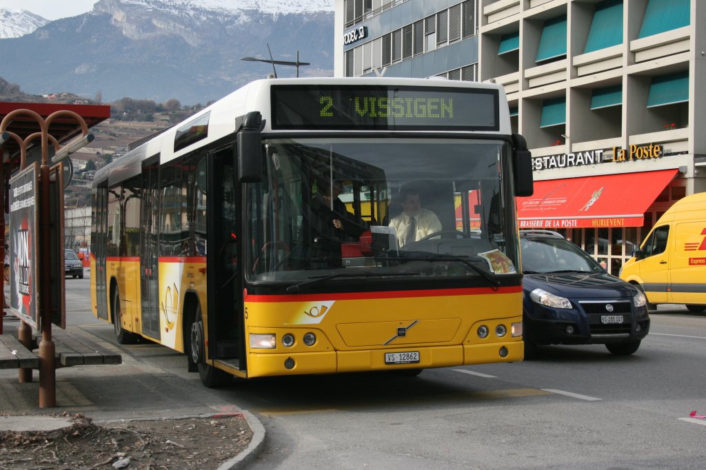 PU Lathion, Sion, Nr. 5 (VS 12'862, Volvo 7000, 2002) am 27.11.2009 in Sion.