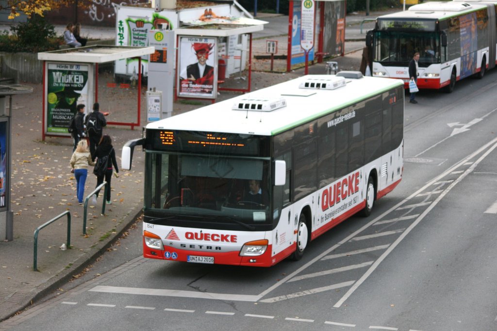 Quecke Reisen 1541 (UN AJ 2016) in Dortmund Hrde mit der Linie 439.
31.10.2009
