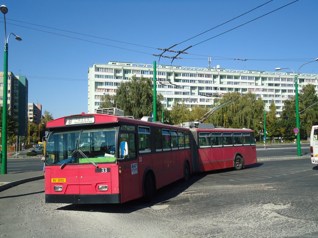 RAT Brasov - Nr. 33/BV 00'112 - FBW/Hess Gelenktrolleybus (ex Bernmobil, Bern Nr. 33) am 5. Oktober 2011 in Brasov, Saturn