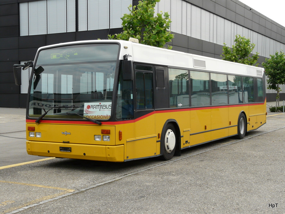 Rattinbus Occasionen - VanHool ex Postauto Abgestellt in Biel am 11.07.2010