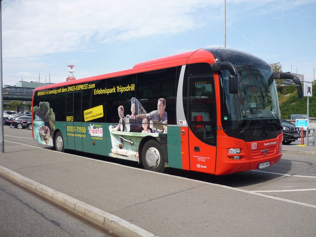 RBS-Bus am Flughafen Stuttgart macht Pause und fhrt dann anschlieend weiter nach Tbingen
