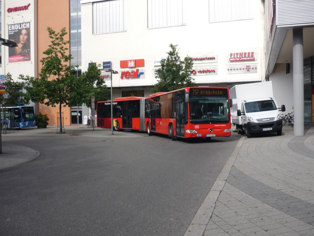 RBS-,Bus auf der Linie 757, von Bblingen nach Renningen bei der Abfahrt am Sindelfinger ZOB.