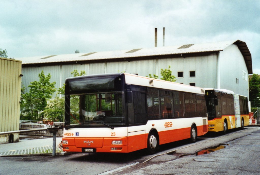 RBS Worblaufen Nr. 23/BE 609'023 MAN/Gppel am 13. Mai 2010 Worblaufen, Garage