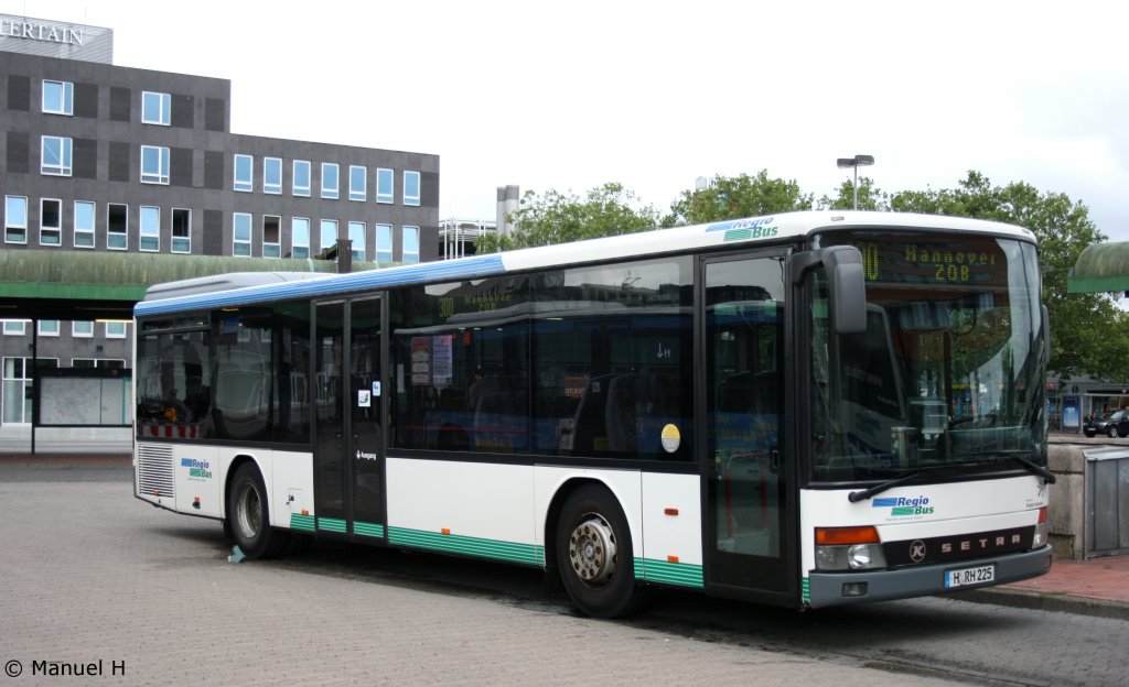 Regio Bus (H RH 225).
Hannover ZOB, 16.8.2010.