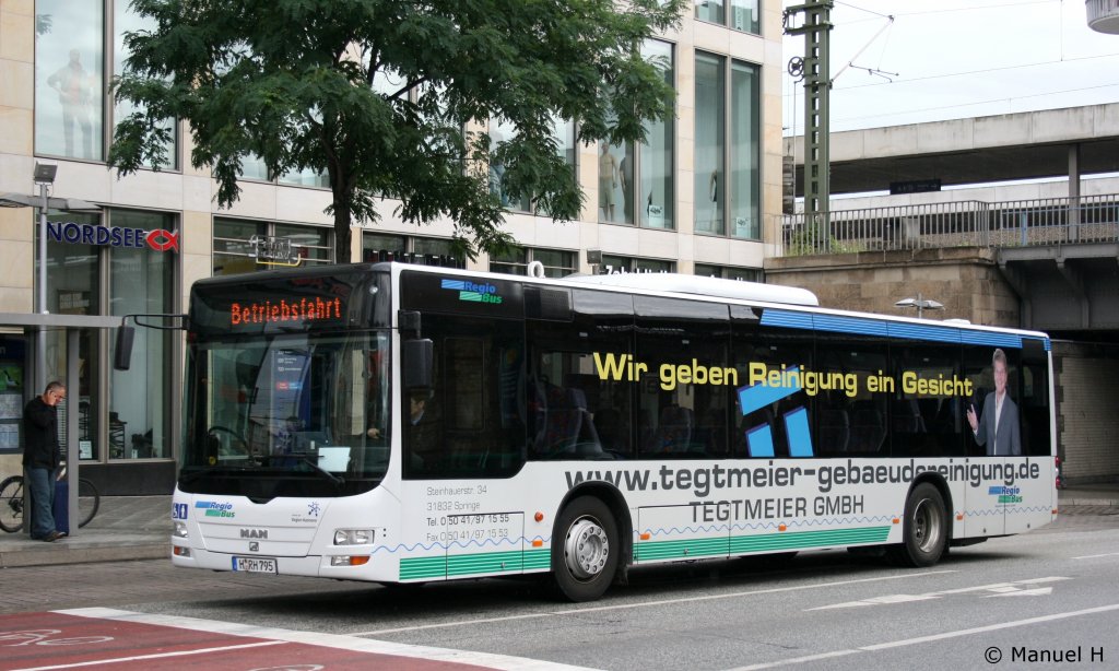 Regio Bus (H RH 795) macht Werbung fr Tegtmeier.
Hannover HBF, 16.8.2010.