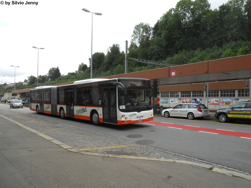 Regiobus Nr. 47/1 (MAN A23 Lion's City GL) am 20.7.2012 in Herisau als Bahnersatz nach Wattwil. 