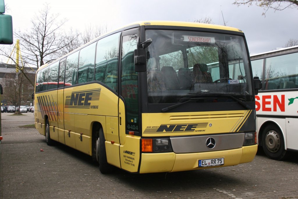 Reise Service NEE Papenburg (EL RR 75.
Aufgenommen am Signal Idunapark.
3.4.2010