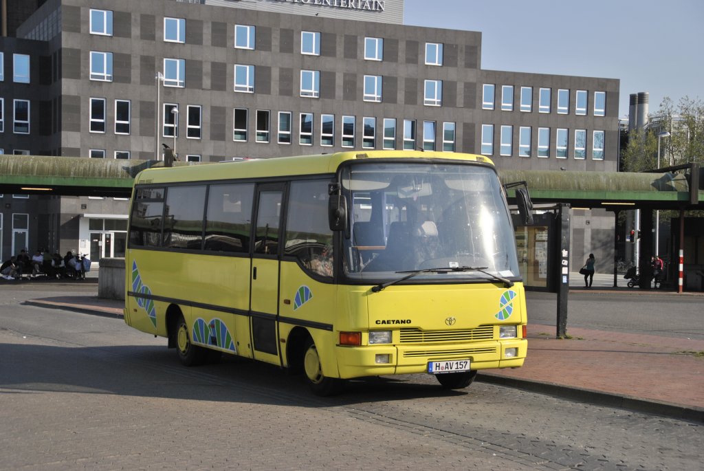 Reisebus Caetano, am 21.04.2011 in Hannover/ZOB.