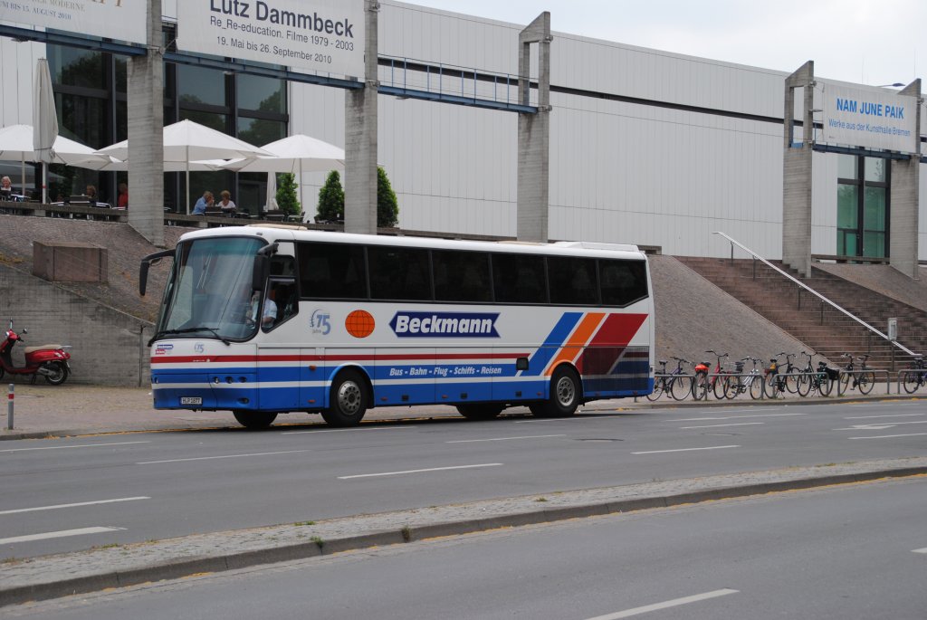 Reisebus in Hannover/Maschsee am 07.04.10
