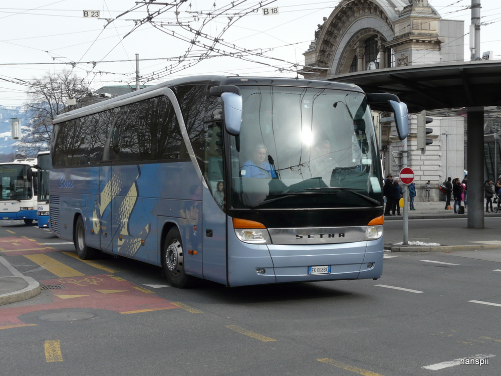 Reisecar Setra S 415 HD unterwegs in Luzern am 16.03.2013