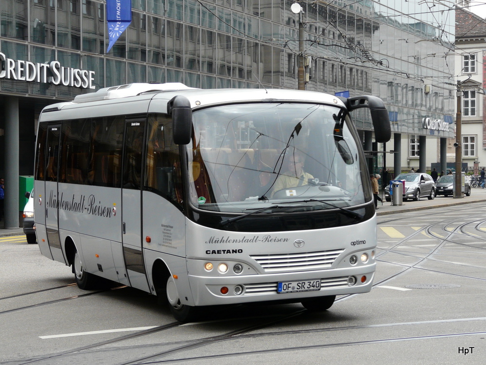 Reisecar Toyota unterwegs in der Stadt Basel am 02.05.2013