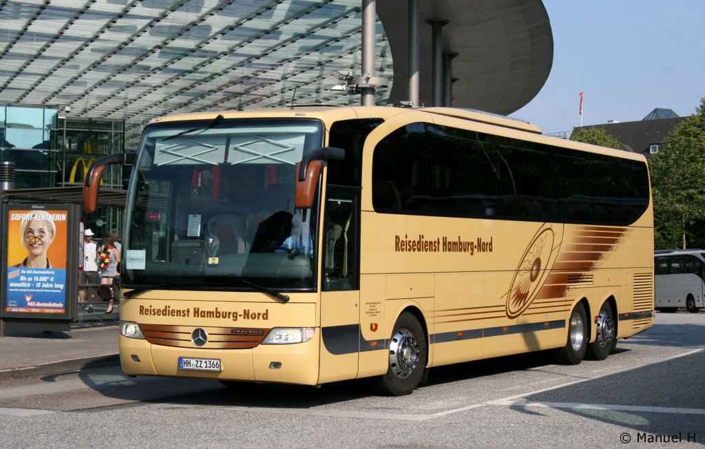 Reisedienst Hamburg Nord (HH ZZ 1366).
Hamburg HBF, 3.7.2010.