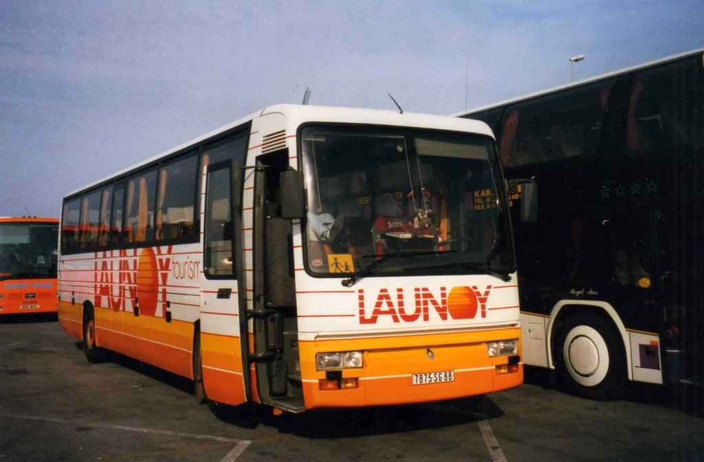 Renault FR1 E, aufgenommen im Mrz 1997 auf dem Busparkplatz in Venedig.