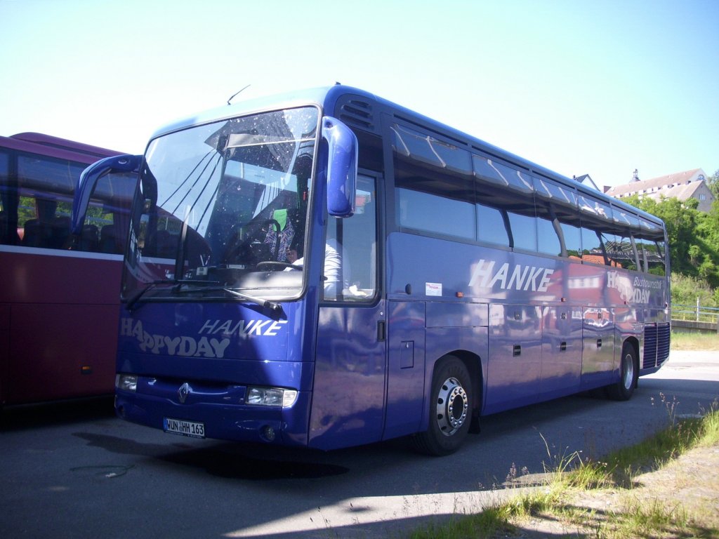 Renault Iliade von Happyday Bustouristik aus Deutschland im Stadthafen Sassnitz am 11.06.2012 

