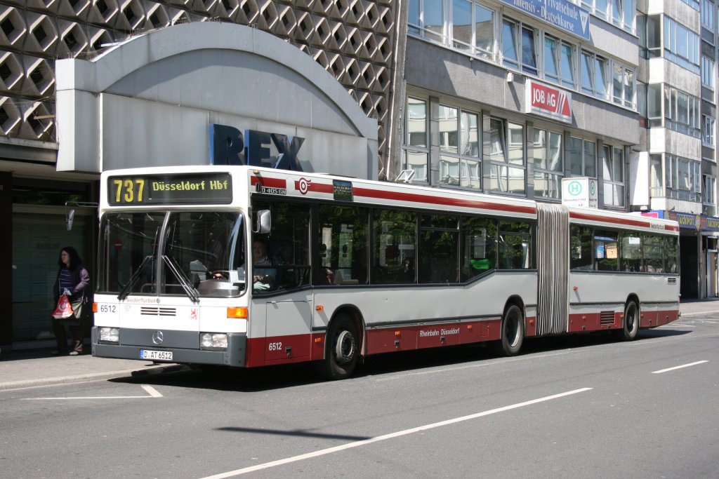 Rheinbahn 6512 (D AT 6512).
Dsseldorf HBF, 2.6.2010