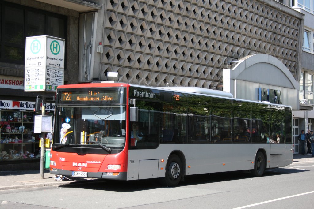 Rheinbahn 7568 (D NM 7568).
Düsseldorf HBF, 2.6.2010