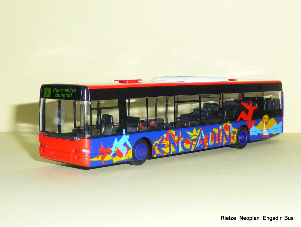 Rietze Modell eines Neoplan Linienbus der Engadin Bus