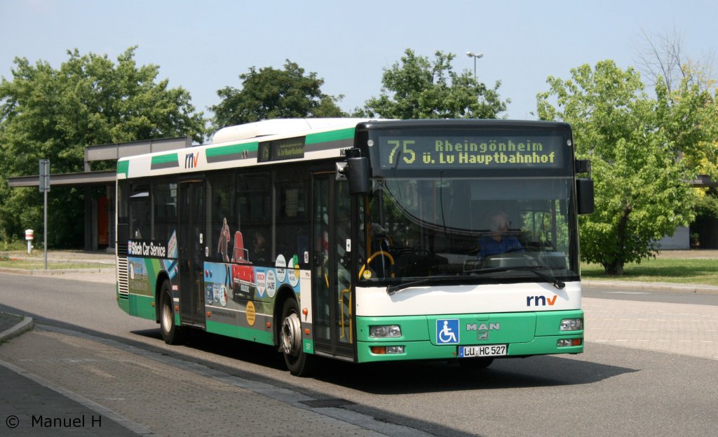 RNV 527 (LU HC 527) wirbt fr Stich Car Service.
Ludwigshafen HBF, 30.6.2010.
