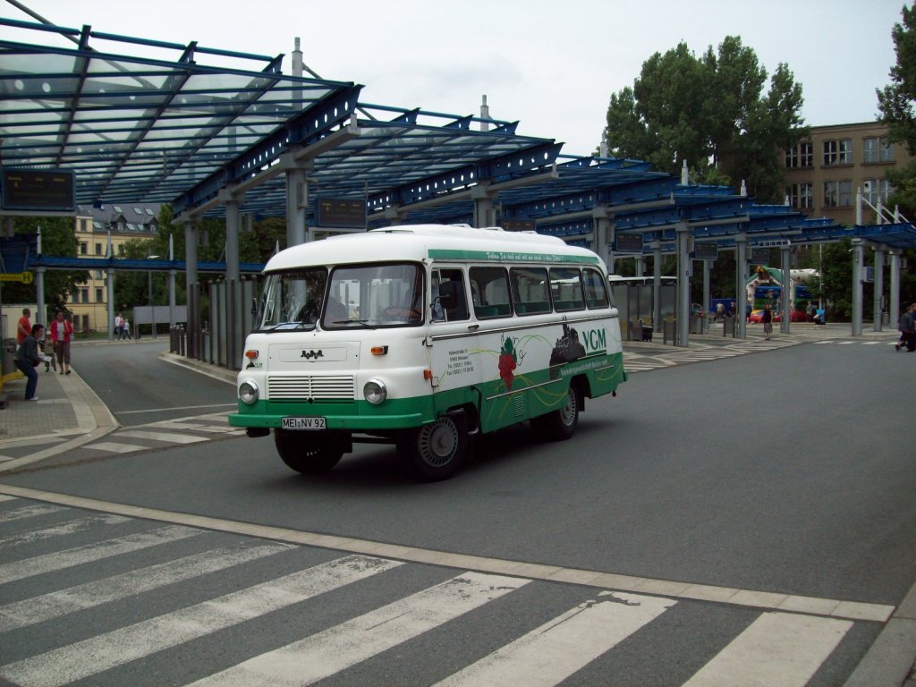 Robur der VGM Meissen im Busbahnof Chemnitz 24.07.10