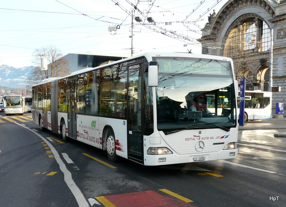Rottal Auto AG - Mercedes Citaro Nr.15  LU 15090 unterwegs auf der Linie 61 in Luzern am 08.01.2011