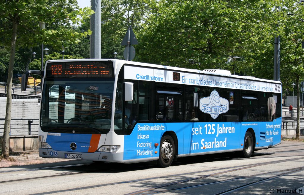 Saarbahn (SB SB 504) macht Werbung fr Creditreform.
Saarbrcken HBF, 2.7.2010.