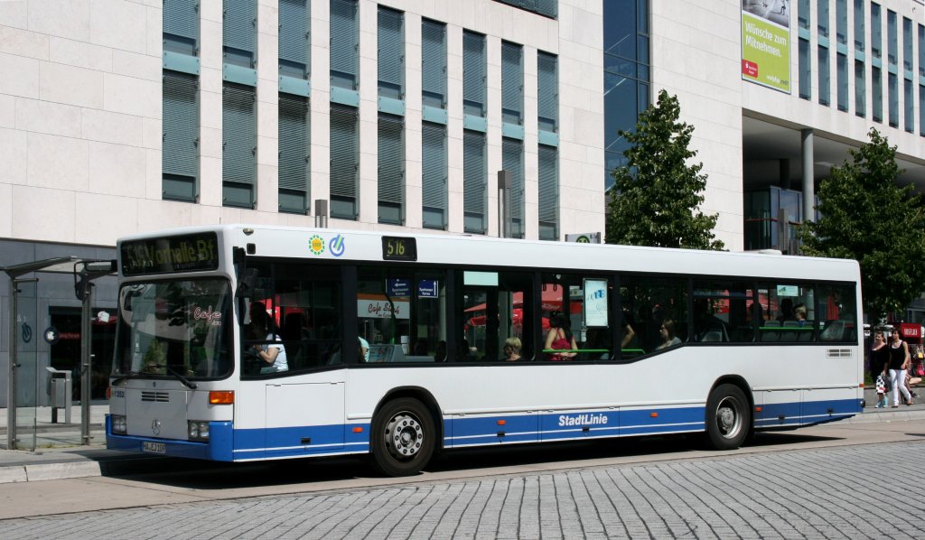 Sander Reisen 352 (HA EJ 109).
Hagen Stadtmitte, 26.6.2010.