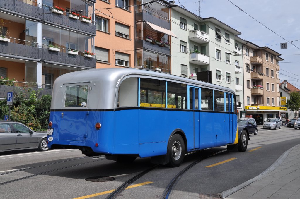 Saurer Oldtimerbus BS 2192 am Kronenplatz in Binningen. Die Aufnahme stammt vom 13.08.2011.

