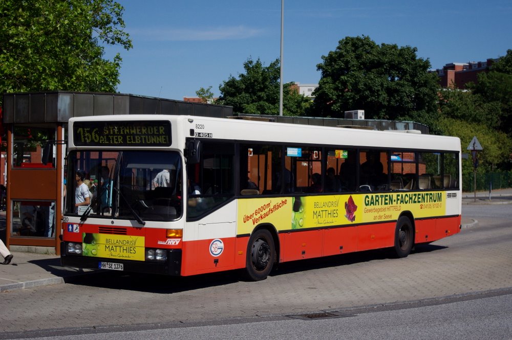 SBG 8220 am 19.Juli 2010 an der Haltestelle S Wilhelmsburg