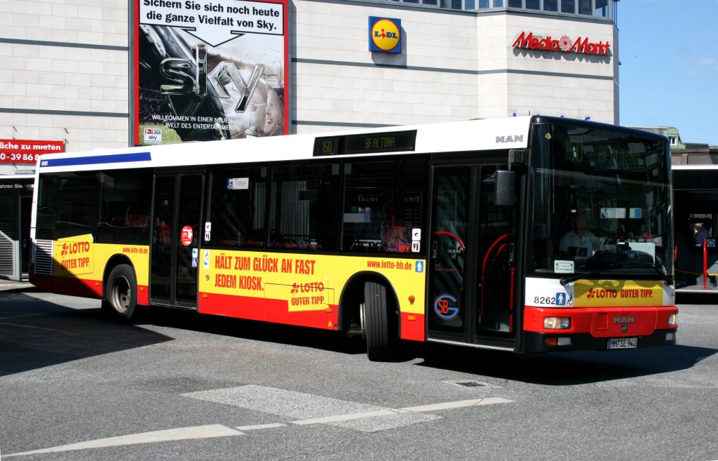 SBG 8262 (HH SE 940) mit Werbung fr Lotto.
Hamburg Altona Bahnhof, 17.6.2010.