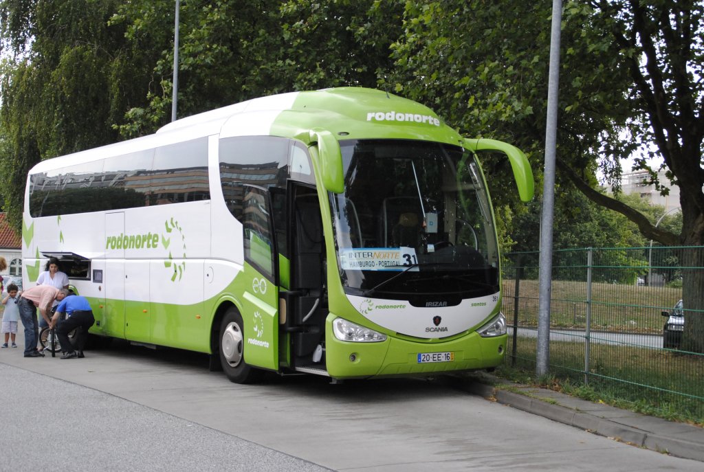 Scania Iritzar, am ZOB im Hamburg am 01.08.2010.