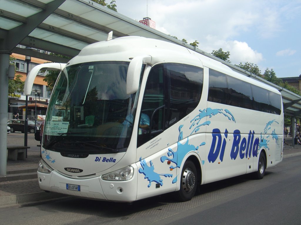 Scania Irizar PB  Di Bella , Saarbrcken HBf 19.08.2011 (Gru an Pascal Miedel, in dessen Revier ich gewildert habe!)