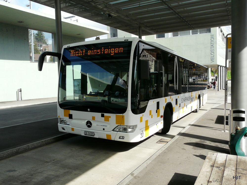 Schaffhausen Bus - Mercedes Citaro Nr.20  SH 54320 bei den Bushaltestellen beim Bahnhof Schaffhausen am 01.04.2011