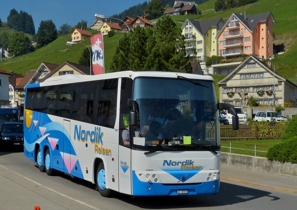 Schner Volvo 9900, Reisebus von Nordik Reisen aufgenommen am 14.09.2012 in Urnsch.
