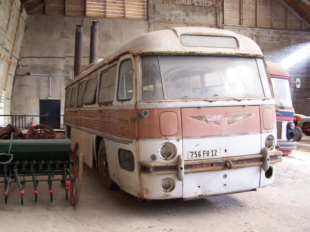 Seit ich dieses Foto von diesem Chausson ANH gemacht habe, ist dieser in einem Museum gebracht worden und wird wieder aufsaniert.