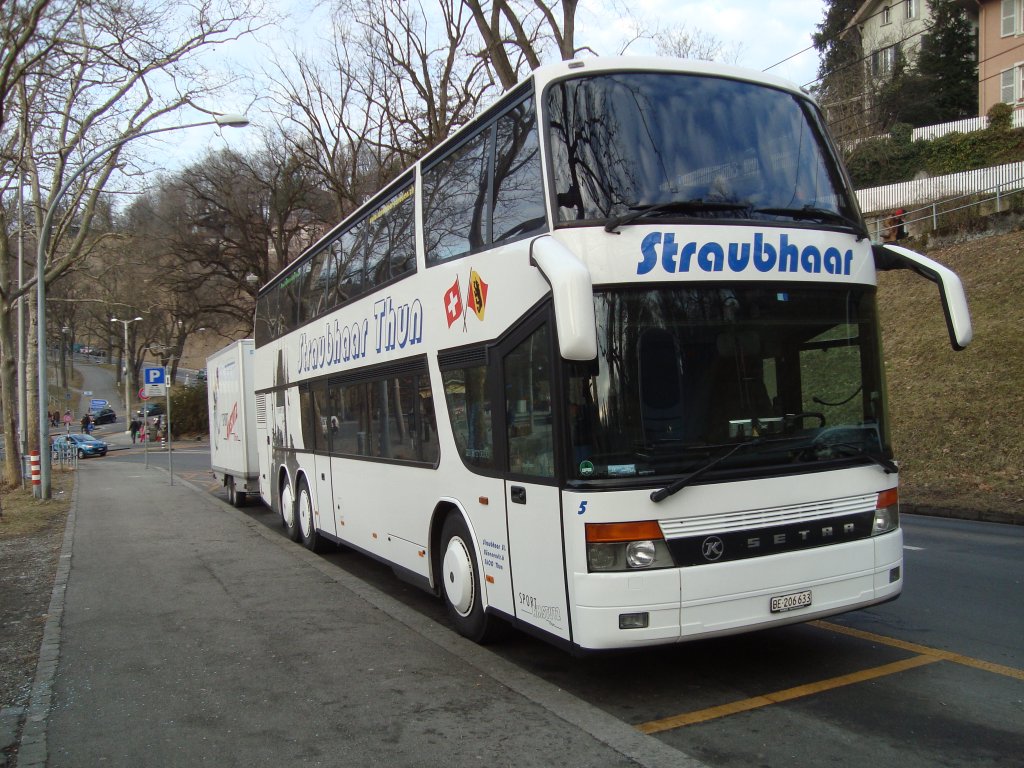 Setra 328 DT Straubhaar Reisen Thoune photographi le 25.02.2012  Berne,  proximit de la Brengraben
- Le mme vhicule a dj t photographi le 02.02.2012 
