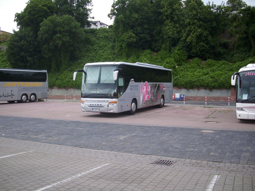 Setra 415 GT-HD von Becker-Touristik aus Deutschland im Stadthafen Sassnitz am 01.07.2012
