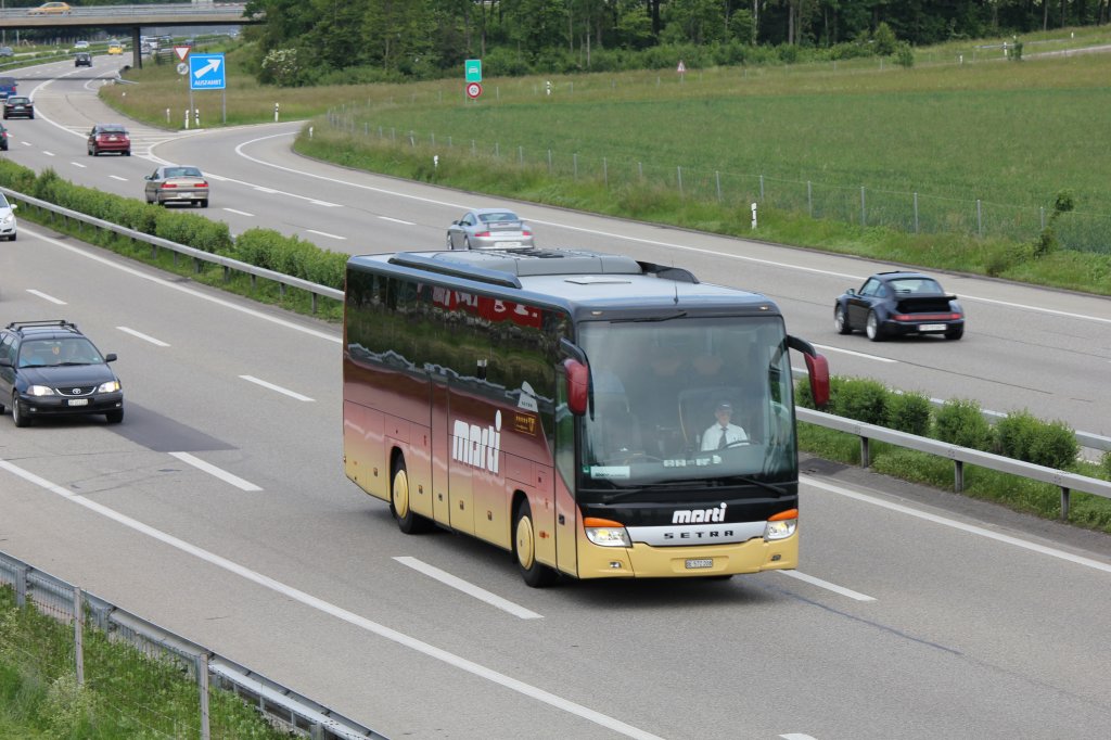 Setra 415 GT-HD de la maison Marti Kallnach photographi le 27.05.2012 sur l'autoroute Zurich - Berne