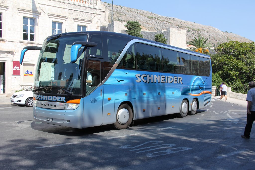 Setra 415 HDH in Dubrovnik HR, Schneider Reisen und Transport AG Langendorf, SO 28514, Aufgenommen am 28. August 2012. Das Fahrzeug wurde Anfang 2015 bei Schneider's ausser Verkehr gesetzt und durch einen Setra 515 HDH ersetzt.