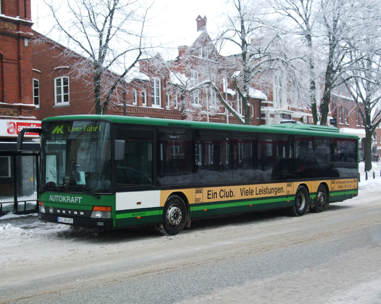 Setra-Bus von Autokraft wartet auf den nchsten Einsatz gesehen in  Burg auf der Insel Fehmarn.(30.12.10)