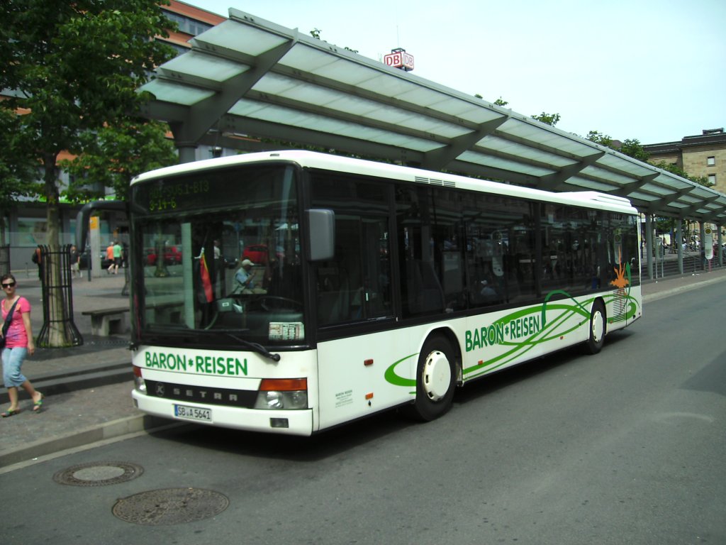 Setra Bus.Die Aufnahme des Foto war am 12.07.2010 in Saarbrcken am Hauptbahnhof.