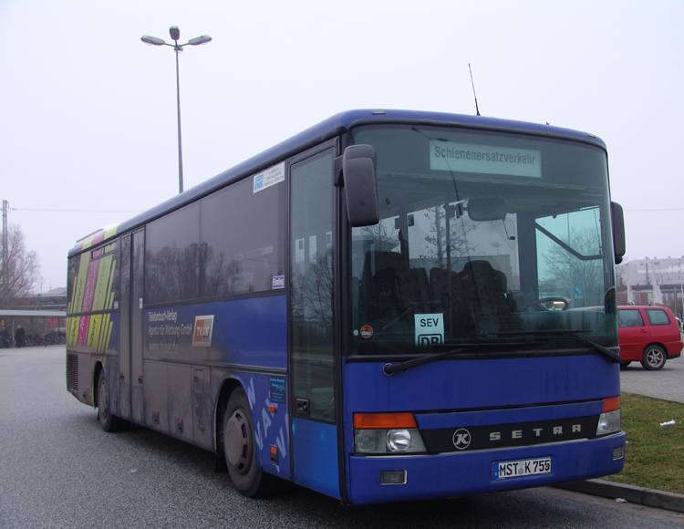 Setra-Eindecker stand als SEV von Rostock Hbf Richtung Rostock-Seehafen/Nord steht in Hhe Rostock Hauptbahnhof/Sd.(23.01.2011)