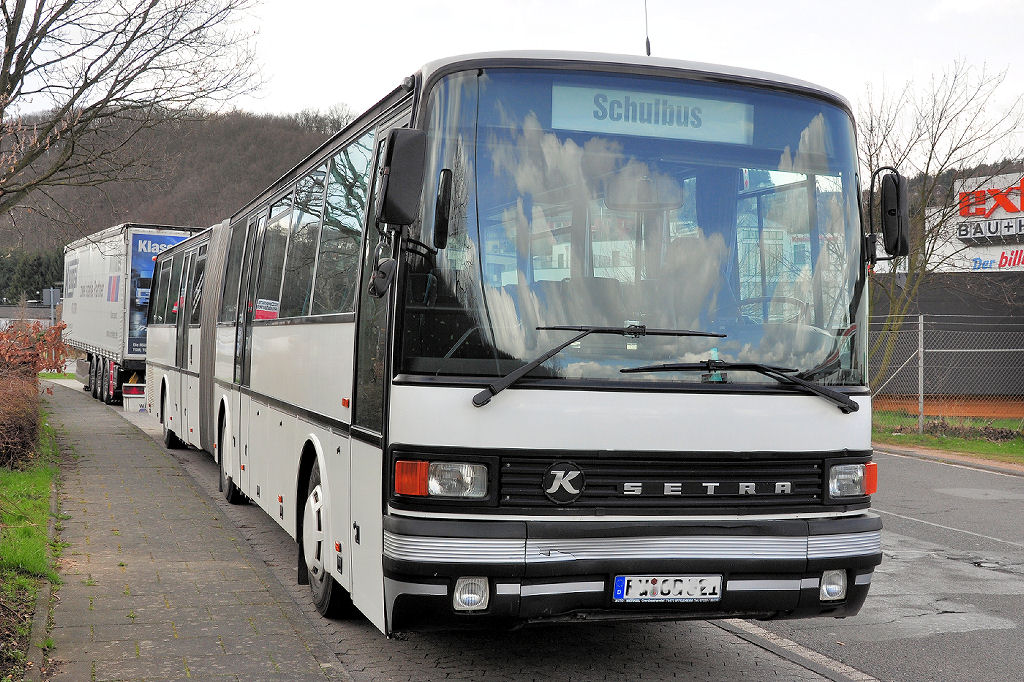 Setra Gelenkbus im Schlerverkehr eingesetzt, Bad Mnstereifel 05.04.2010
