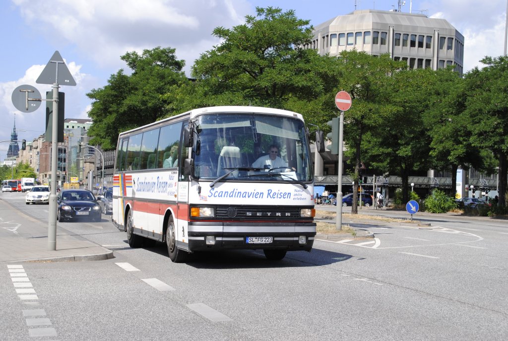 Setra Reisebus, am 18.07.10 in Hamburg.