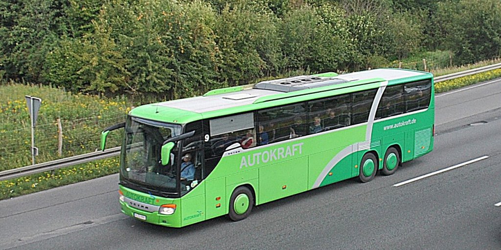 Setra Reisebus, auf der A2, bei Lehrte am 19.092.2010